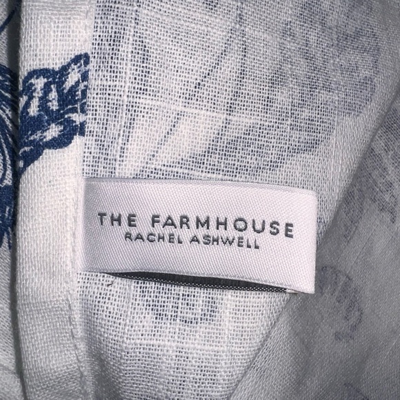 🎉HP!🎉The Farmhouse by Rachel Ashwell Navy Blue Bunny Cotton 70” Round Tablecloth - Picture 4 of 6
